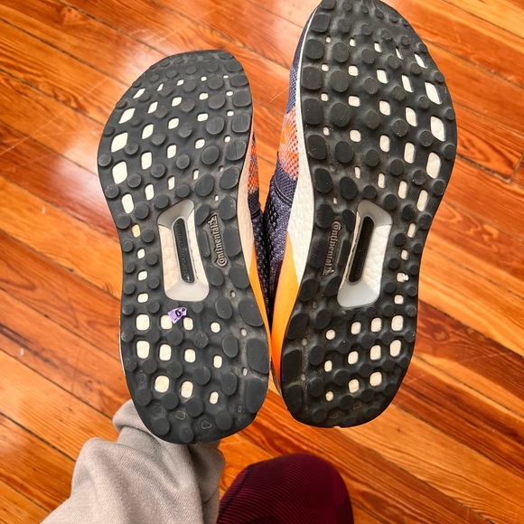Adidas ultra boosts, size 6 - Picture 4 of 6